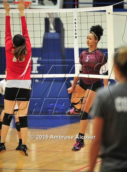 Thumbnail 1 in Reagan vs. Waltrip photogallery.