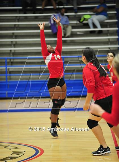 Thumbnail 2 in Reagan vs. Waltrip photogallery.