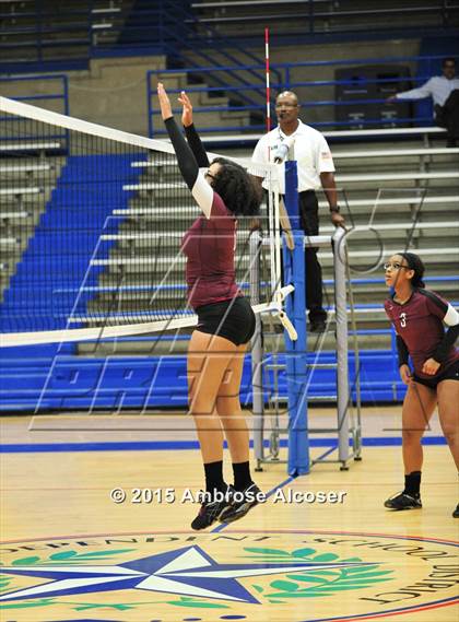 Thumbnail 2 in Reagan vs. Waltrip photogallery.