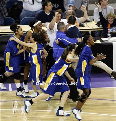 Thumbnail 3 in Bishop Amat vs. St. Mary's-Stockton (State D3 Final)#2 photogallery.