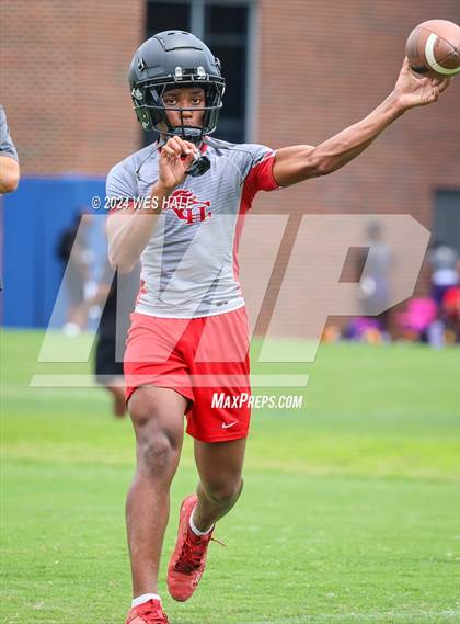 Thumbnail 2 in South Gibson vs Center Hill (U of Memphis 7v7) photogallery.