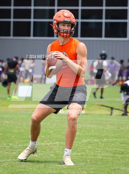 Thumbnail 1 in South Gibson vs Center Hill (U of Memphis 7v7) photogallery.