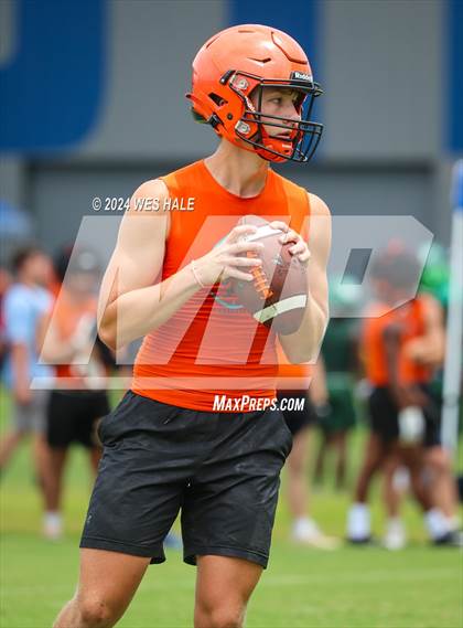 Thumbnail 3 in South Gibson vs Center Hill (U of Memphis 7v7) photogallery.