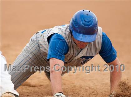 Thumbnail 2 in Roseville vs. Tartan (Section 4AAA Playoffs) photogallery.