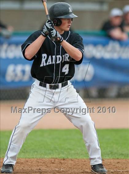 Thumbnail 3 in Roseville vs. Tartan (Section 4AAA Playoffs) photogallery.