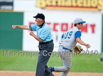 Thumbnail 2 in Roseville vs. Tartan (Section 4AAA Playoffs) photogallery.
