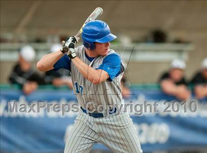Thumbnail 3 in Roseville vs. Tartan (Section 4AAA Playoffs) photogallery.