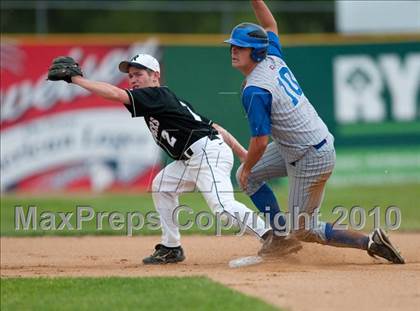 Thumbnail 3 in Roseville vs. Tartan (Section 4AAA Playoffs) photogallery.