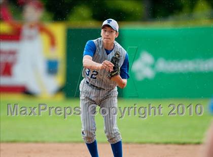 Thumbnail 3 in Roseville vs. Tartan (Section 4AAA Playoffs) photogallery.