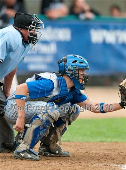 Thumbnail 3 in Roseville vs. Tartan (Section 4AAA Playoffs) photogallery.