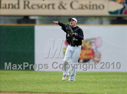 Thumbnail 2 in Roseville vs. Tartan (Section 4AAA Playoffs) photogallery.