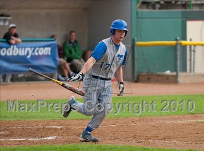 Thumbnail 1 in Roseville vs. Tartan (Section 4AAA Playoffs) photogallery.