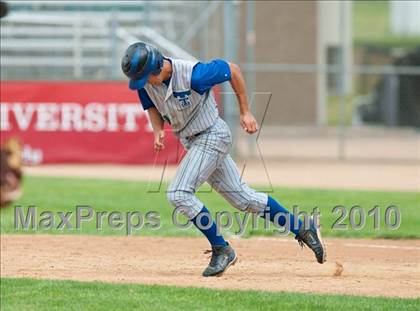 Thumbnail 3 in Roseville vs. Tartan (Section 4AAA Playoffs) photogallery.