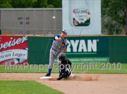Thumbnail 2 in Roseville vs. Tartan (Section 4AAA Playoffs) photogallery.