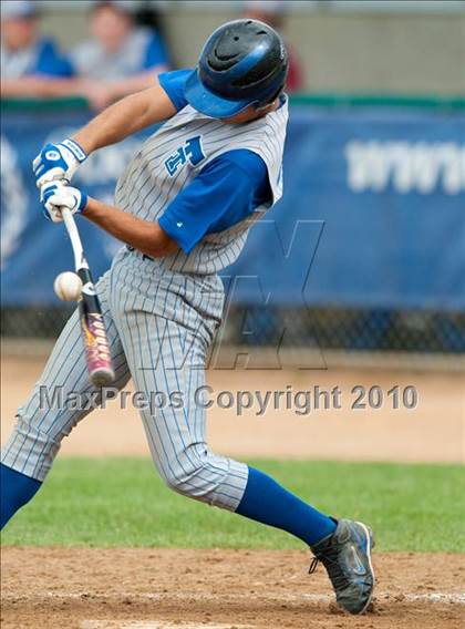 Thumbnail 3 in Roseville vs. Tartan (Section 4AAA Playoffs) photogallery.