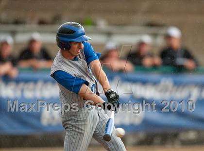 Thumbnail 3 in Roseville vs. Tartan (Section 4AAA Playoffs) photogallery.
