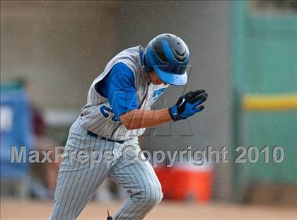 Thumbnail 1 in Roseville vs. Tartan (Section 4AAA Playoffs) photogallery.