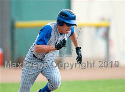 Thumbnail 2 in Roseville vs. Tartan (Section 4AAA Playoffs) photogallery.
