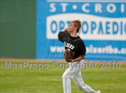 Thumbnail 1 in Roseville vs. Tartan (Section 4AAA Playoffs) photogallery.