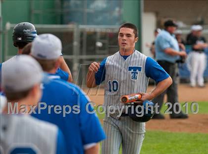 Thumbnail 2 in Roseville vs. Tartan (Section 4AAA Playoffs) photogallery.
