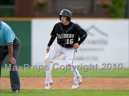 Thumbnail 2 in Roseville vs. Tartan (Section 4AAA Playoffs) photogallery.