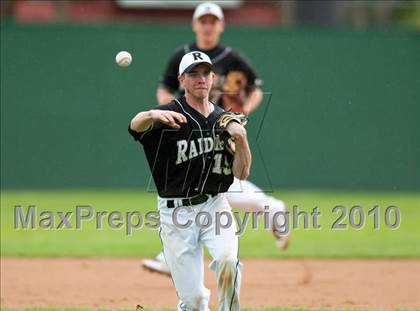 Thumbnail 3 in Roseville vs. Tartan (Section 4AAA Playoffs) photogallery.