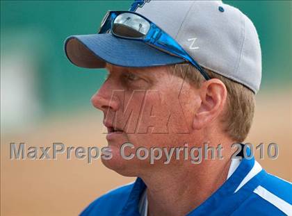 Thumbnail 2 in Roseville vs. Tartan (Section 4AAA Playoffs) photogallery.