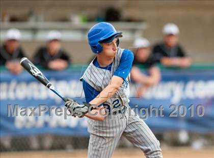 Thumbnail 2 in Roseville vs. Tartan (Section 4AAA Playoffs) photogallery.