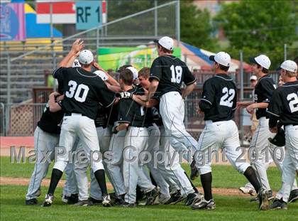 Thumbnail 1 in Roseville vs. Tartan (Section 4AAA Playoffs) photogallery.