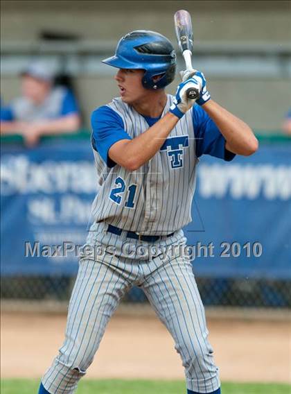 Thumbnail 2 in Roseville vs. Tartan (Section 4AAA Playoffs) photogallery.