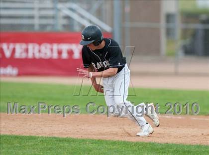 Thumbnail 1 in Roseville vs. Tartan (Section 4AAA Playoffs) photogallery.