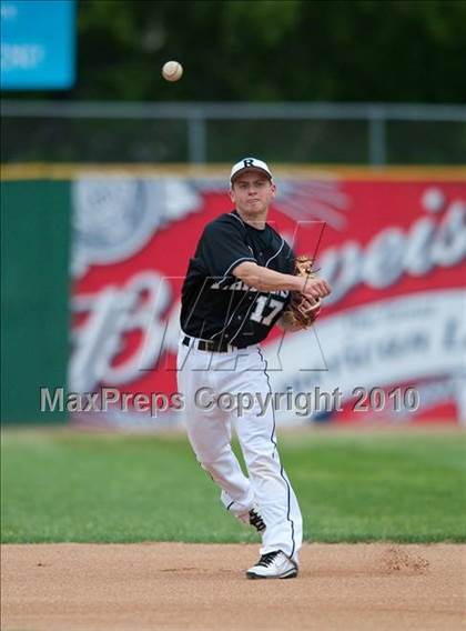 Thumbnail 2 in Roseville vs. Tartan (Section 4AAA Playoffs) photogallery.