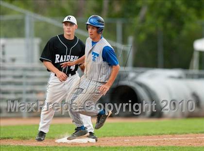 Thumbnail 1 in Roseville vs. Tartan (Section 4AAA Playoffs) photogallery.