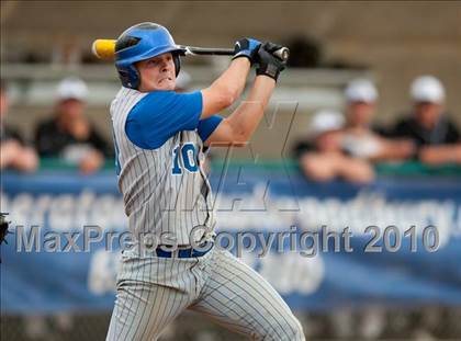 Thumbnail 3 in Roseville vs. Tartan (Section 4AAA Playoffs) photogallery.