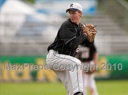Thumbnail 3 in Roseville vs. Tartan (Section 4AAA Playoffs) photogallery.