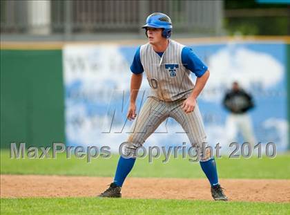 Thumbnail 2 in Roseville vs. Tartan (Section 4AAA Playoffs) photogallery.