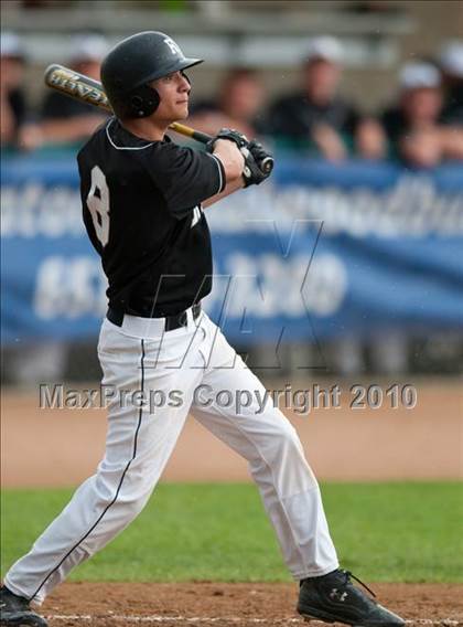 Thumbnail 2 in Roseville vs. Tartan (Section 4AAA Playoffs) photogallery.
