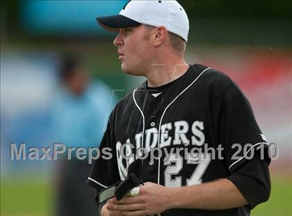 Thumbnail 1 in Roseville vs. Tartan (Section 4AAA Playoffs) photogallery.