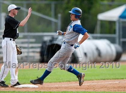 Thumbnail 2 in Roseville vs. Tartan (Section 4AAA Playoffs) photogallery.