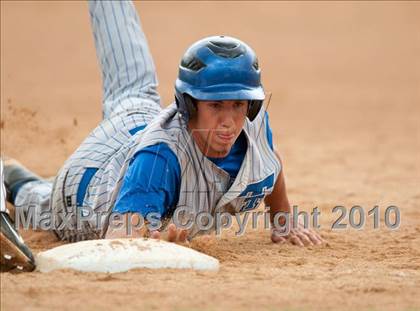 Thumbnail 3 in Roseville vs. Tartan (Section 4AAA Playoffs) photogallery.