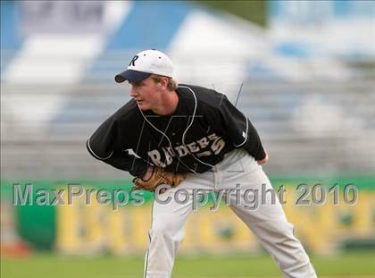 Thumbnail 3 in Roseville vs. Tartan (Section 4AAA Playoffs) photogallery.
