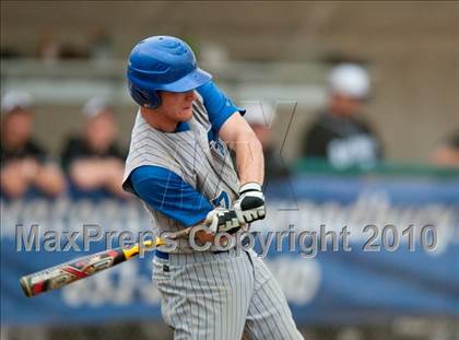 Thumbnail 2 in Roseville vs. Tartan (Section 4AAA Playoffs) photogallery.
