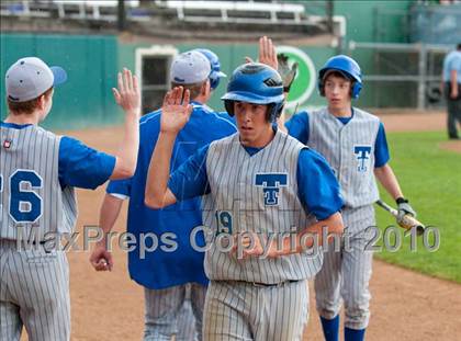 Thumbnail 3 in Roseville vs. Tartan (Section 4AAA Playoffs) photogallery.