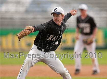 Thumbnail 1 in Roseville vs. Tartan (Section 4AAA Playoffs) photogallery.