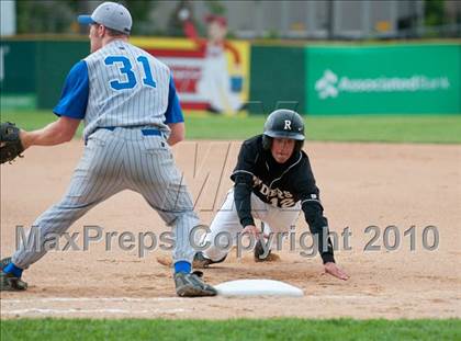 Thumbnail 2 in Roseville vs. Tartan (Section 4AAA Playoffs) photogallery.