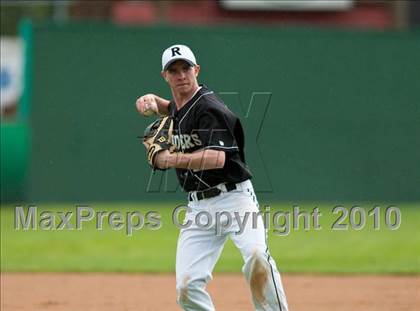 Thumbnail 1 in Roseville vs. Tartan (Section 4AAA Playoffs) photogallery.