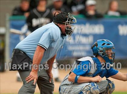 Thumbnail 3 in Roseville vs. Tartan (Section 4AAA Playoffs) photogallery.