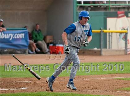 Thumbnail 2 in Roseville vs. Tartan (Section 4AAA Playoffs) photogallery.