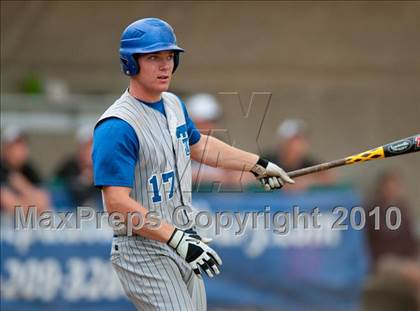 Thumbnail 3 in Roseville vs. Tartan (Section 4AAA Playoffs) photogallery.