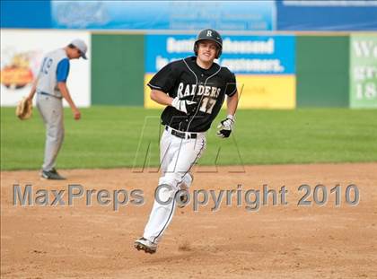 Thumbnail 2 in Roseville vs. Tartan (Section 4AAA Playoffs) photogallery.